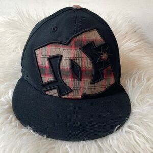 DC Shoes 2010 plaid Hat cap size 7 3/8